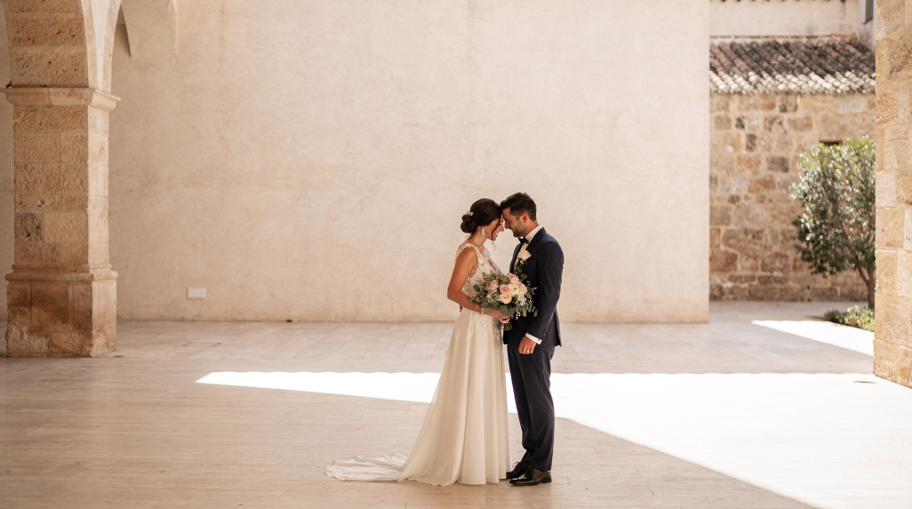 Fotografía artística de bodas: espacios, luz y emoción